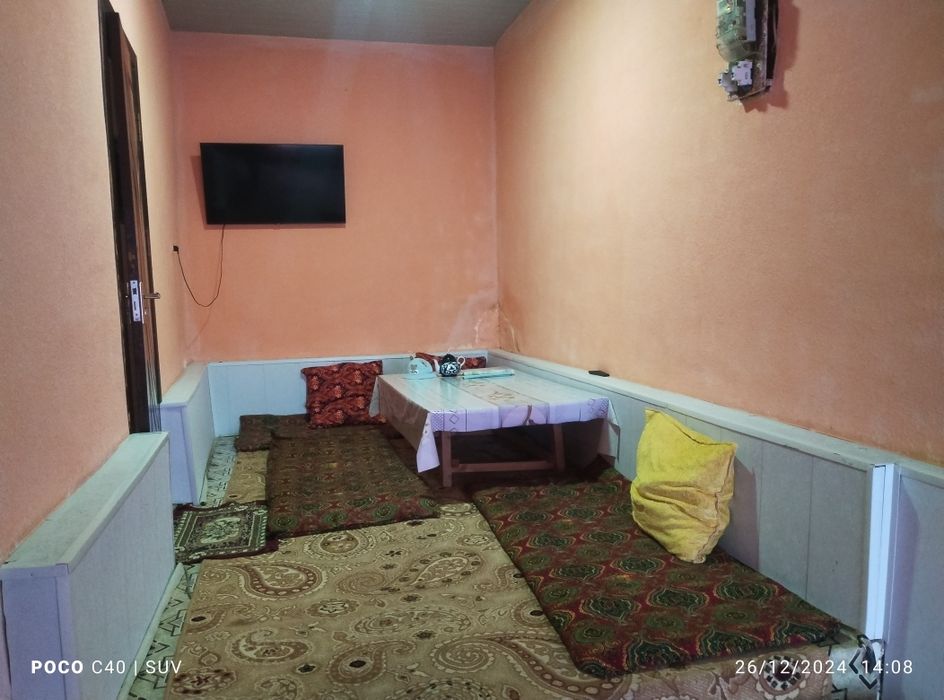 Hovlili uy sotiladi 5 xonali Chirchiq sh. Haqiqat koʻchasi 64 uy