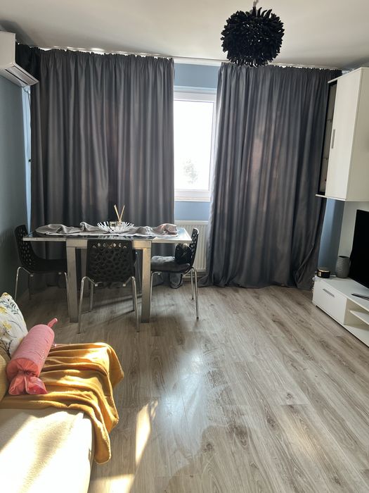 Inchiriez apartament