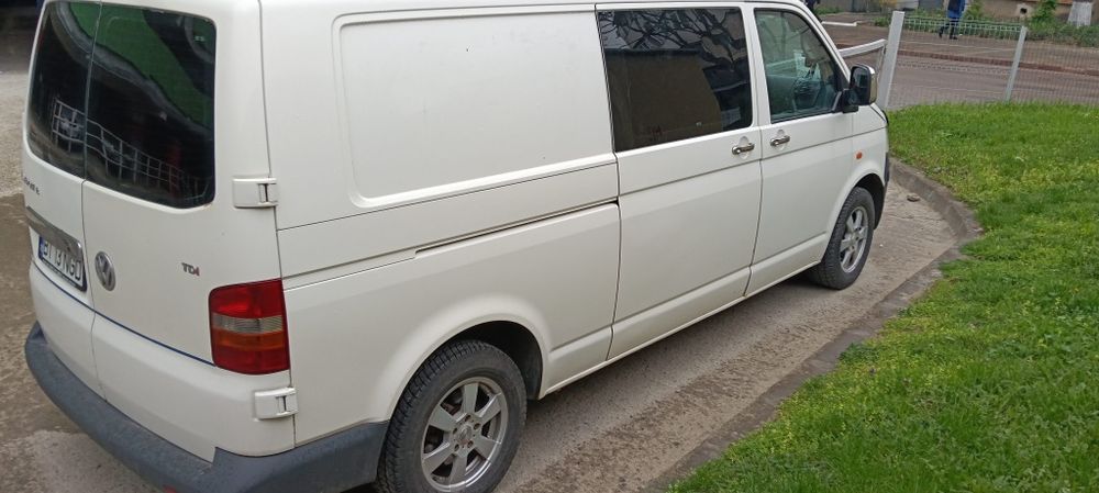 T5 1, 9 diesel 6+1 locuri