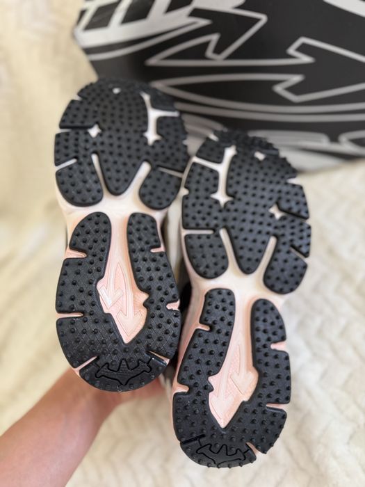 Дамски маратонки нови