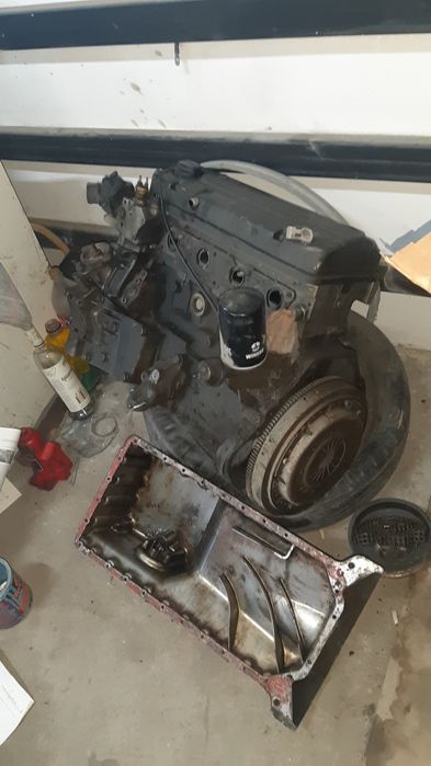 Мерседес Бенс мотор. Е 230 нужен ремонт