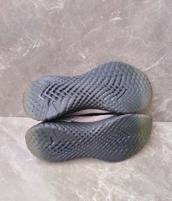 Nike React номер 38