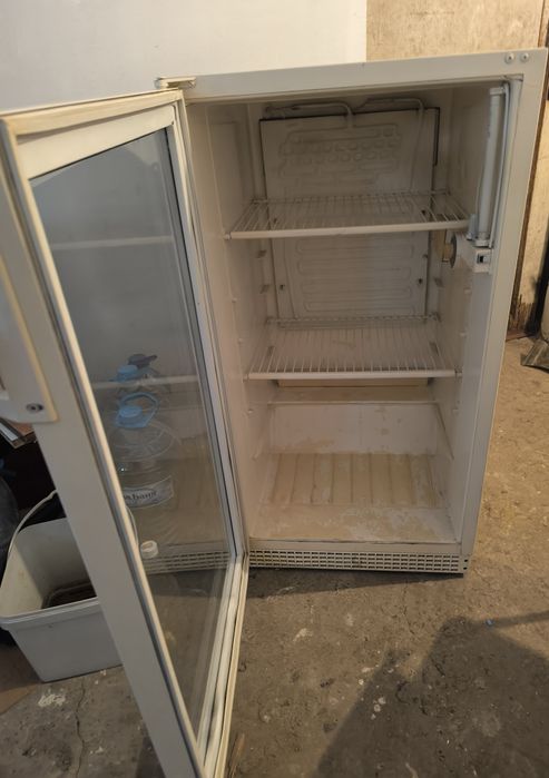 Хладилна витрина