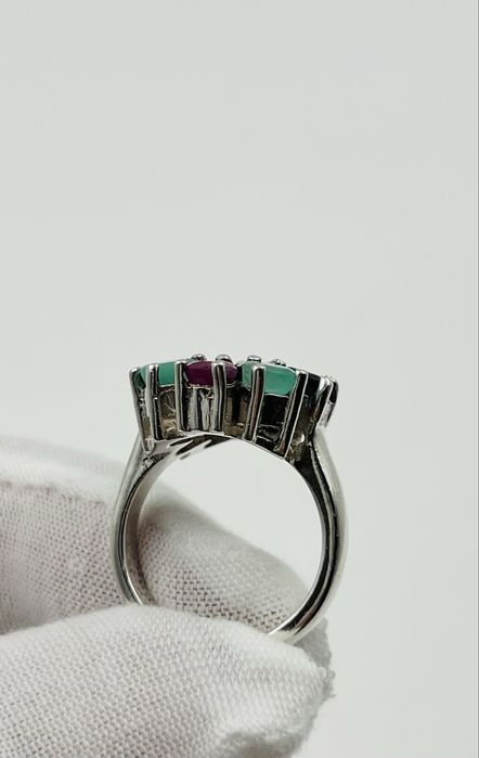 Сребърен пръстен с полускъпоценни камъни тип Цвете