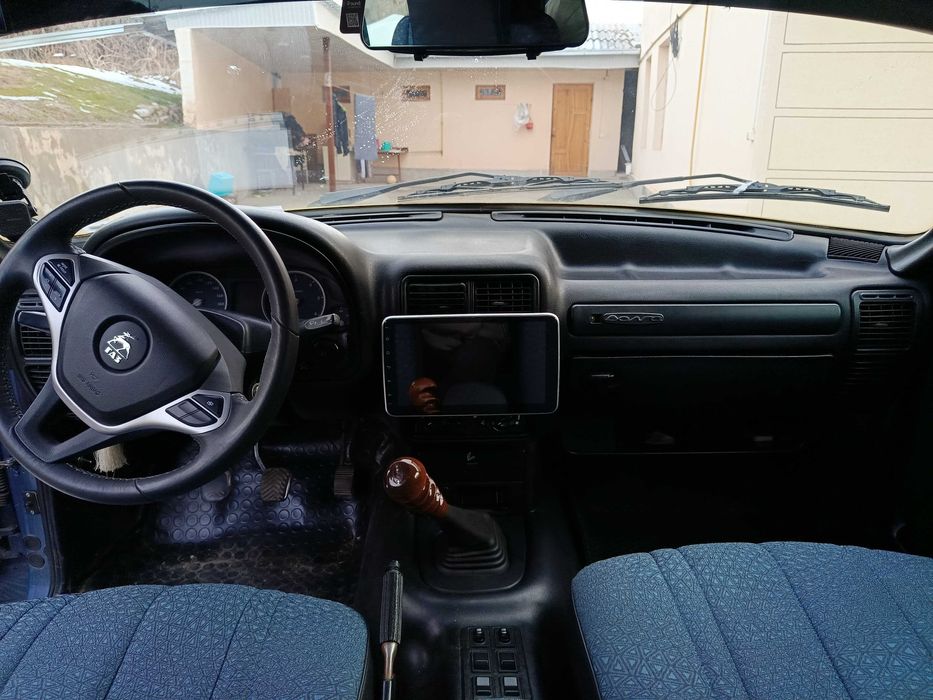 Машина волга 31105