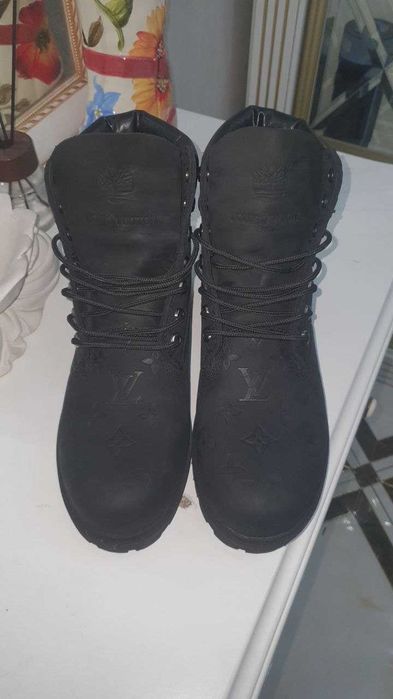 louis vuitton x timberland black