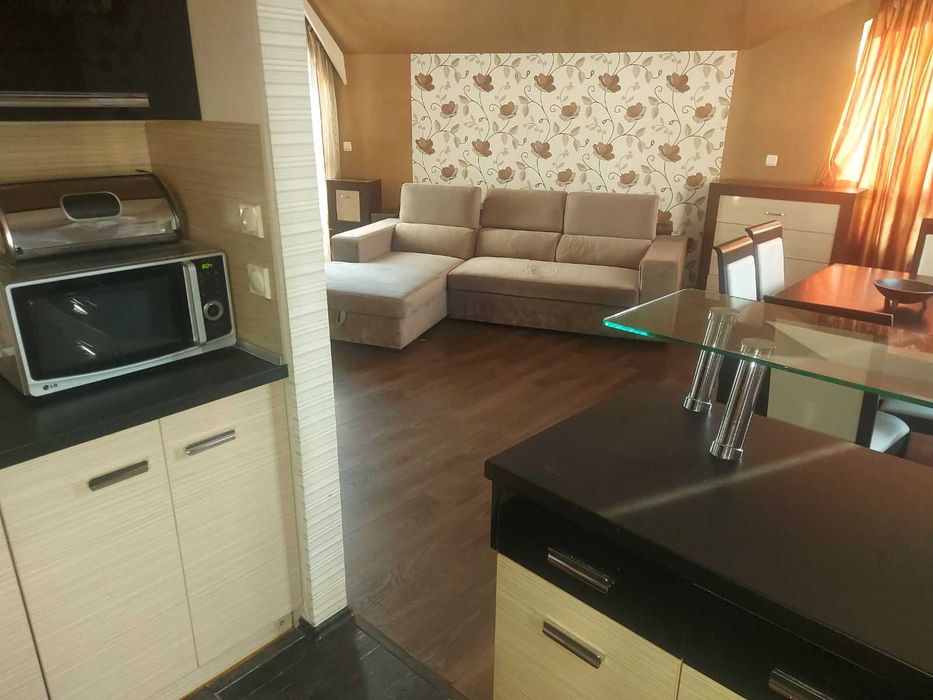 Дава се под наем Двустаен апартамент в Варна, Младост 1 - 75 кв.м за 459 € - Снимка #1