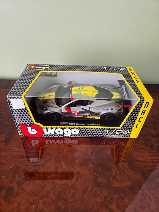Bburago Модели машин в масштабе 1/24