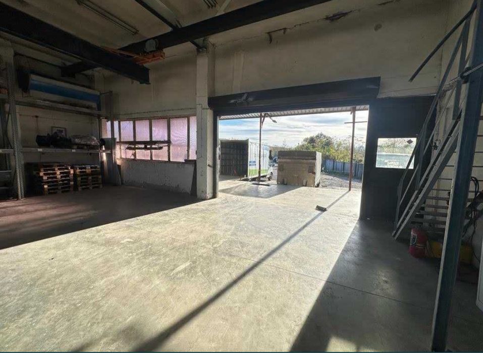 Дава се под наем Склад в Дупница - 400 кв.м за 204 € - Снимка #1