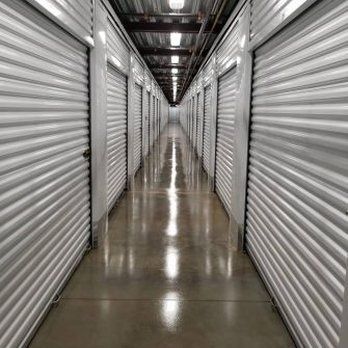 Нямаш склад за стоката? Мини складове под наем – Варна.