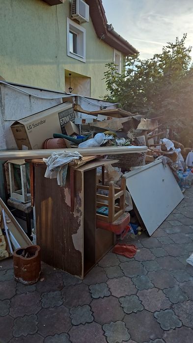 Oferim servici de debarasari