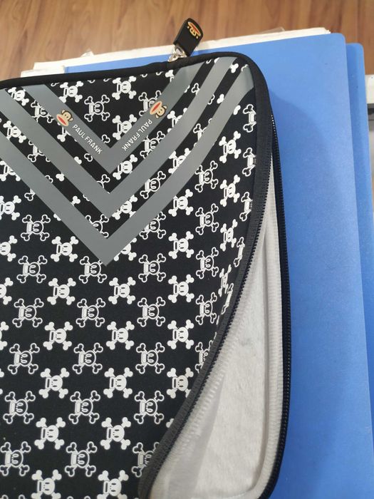 Чехол для планшета 10 дюймов.