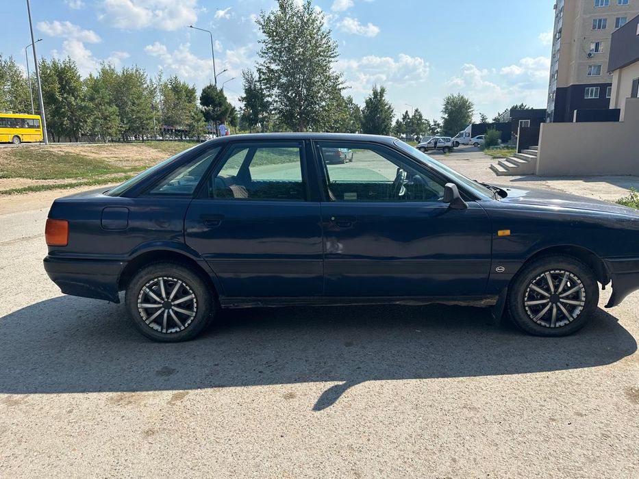 Продам машину ауди 80