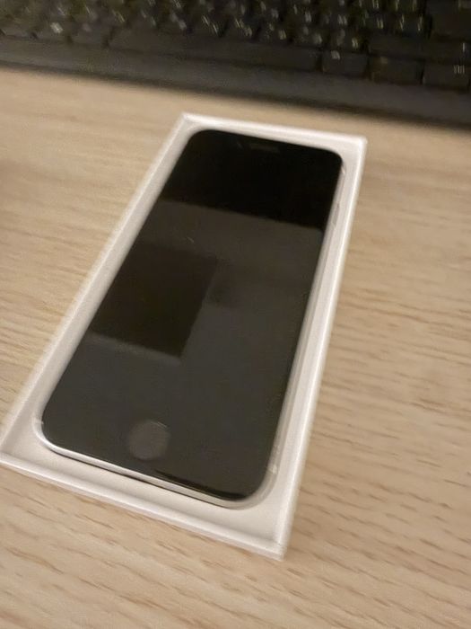 Iphone SE 2020, 64GB, White, 80% батерия