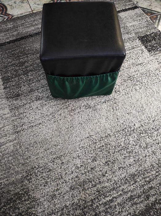 Canapea 2 locuri și doi tabureți