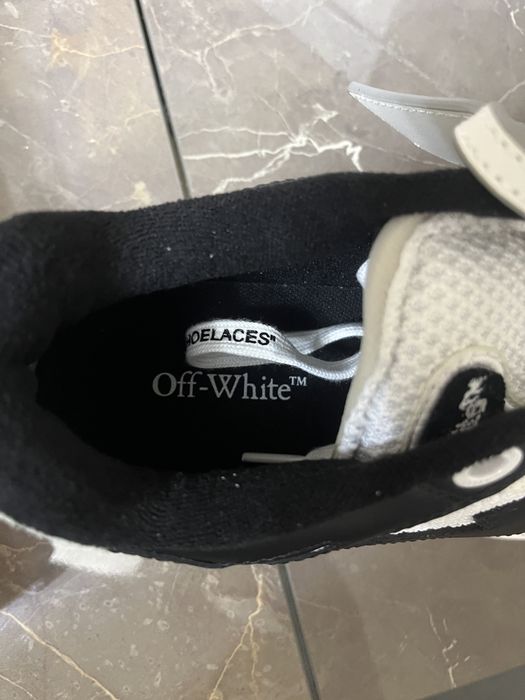 Off White Out of office