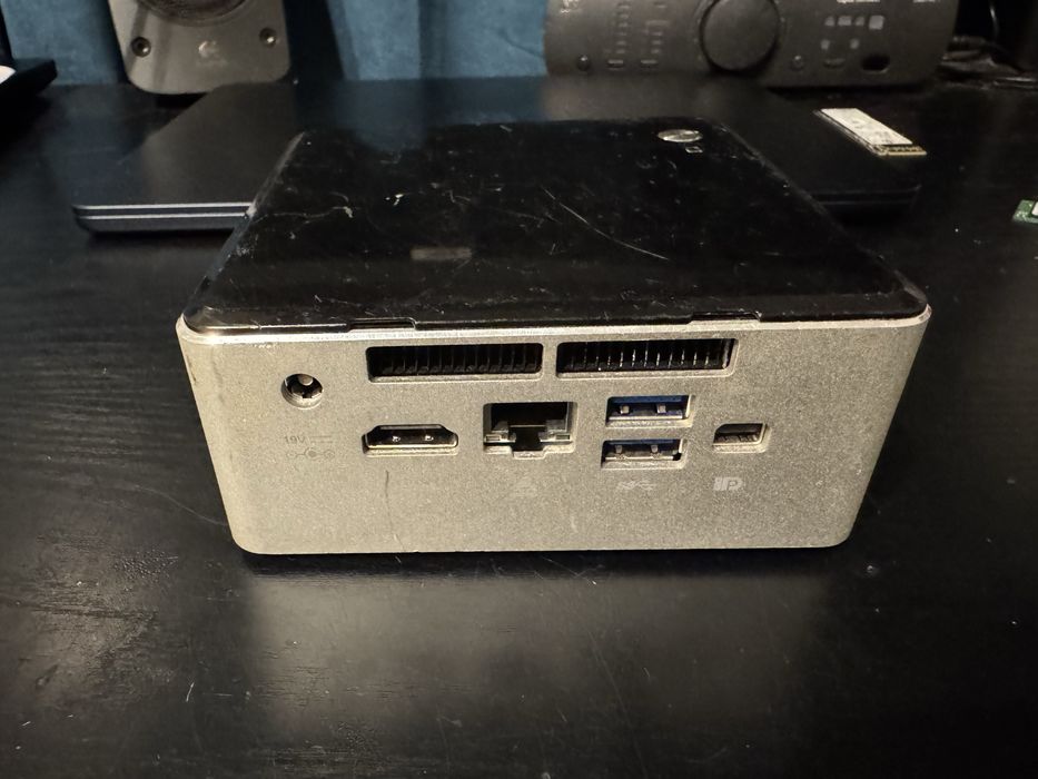 intel NUC i3 ddr4/M2