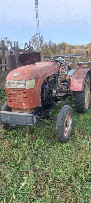 Продаю трактор за