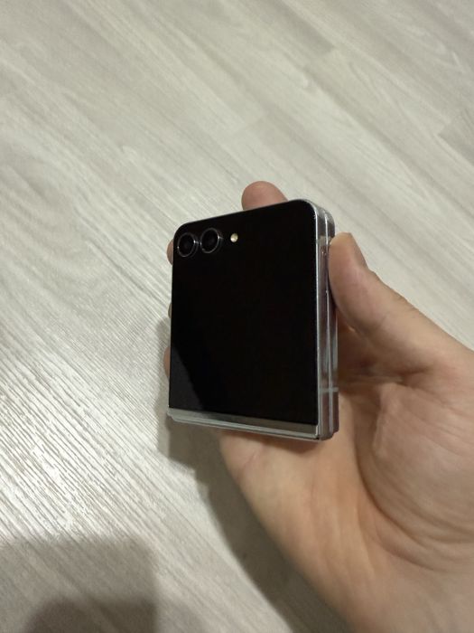 Samsung Z flip 5 256гб