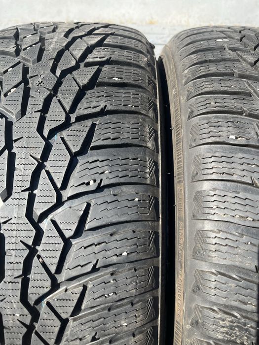 2 бр. зимни гуми 215/60/16 Nokian 6+ mm DOT 3218