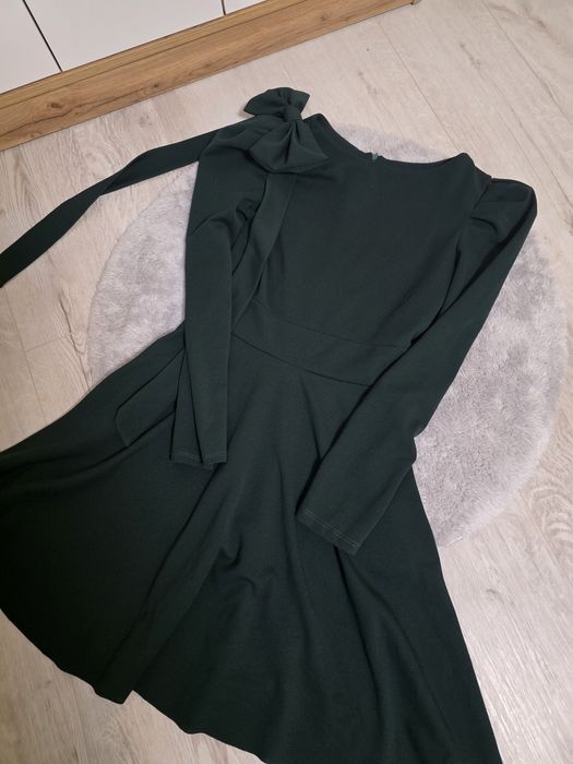 Дамска рокля с дълъг ръкав