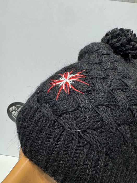 Дамска зимна шапка MAMMUT