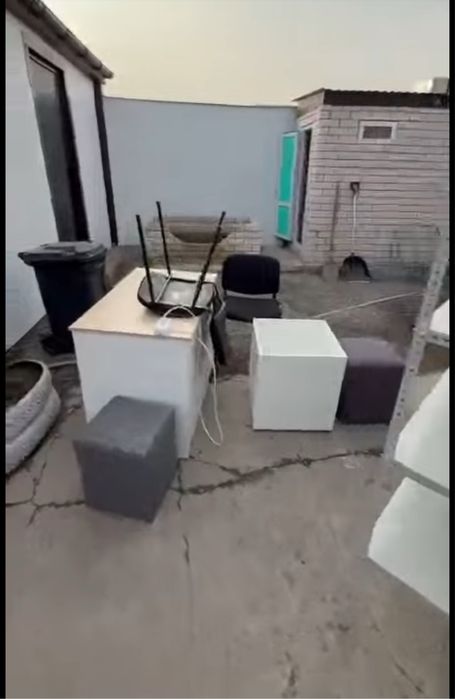 Премирочный және столдар сатылады