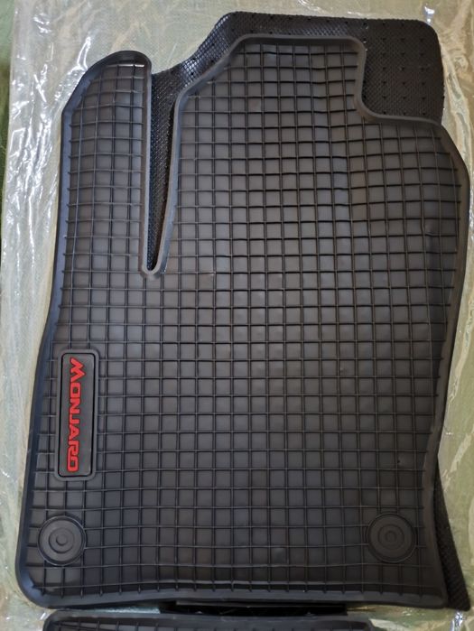 Полики Geely Monjaro. Новые.