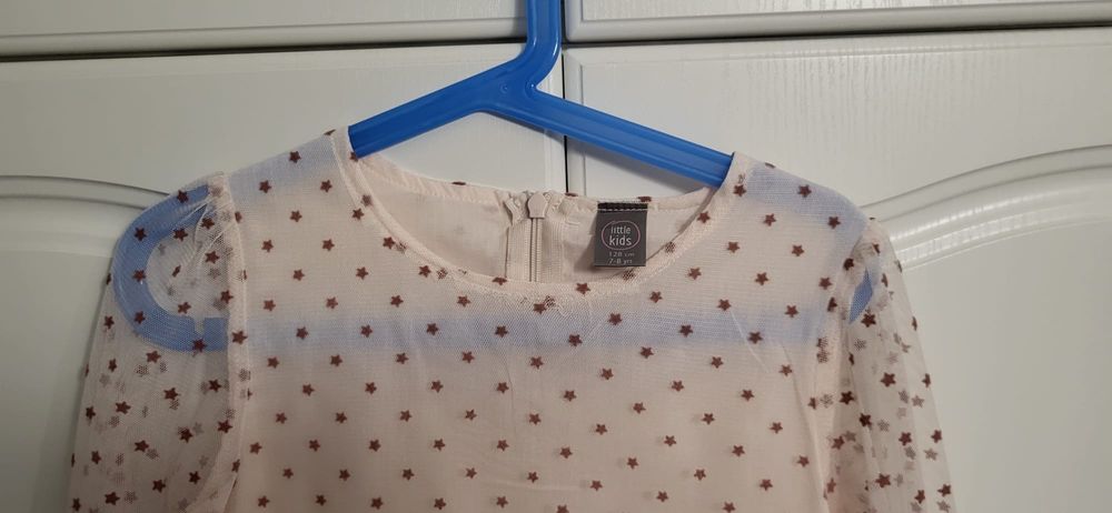 Rochie fete cu volanase si maneca
Marimea 1