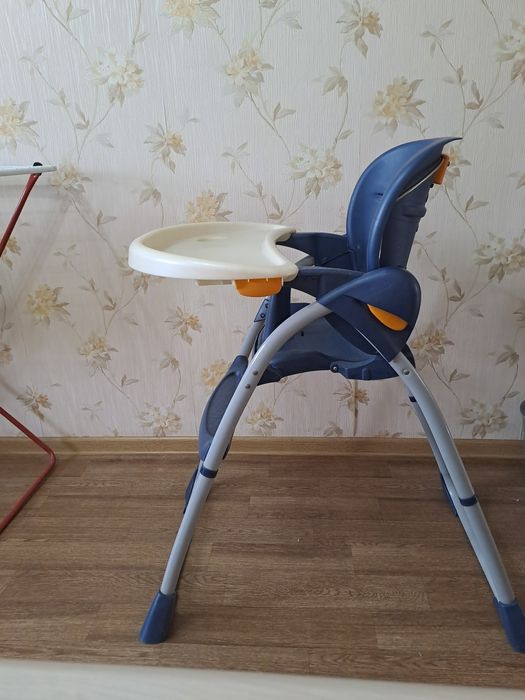 Продается детский столик для кормления.