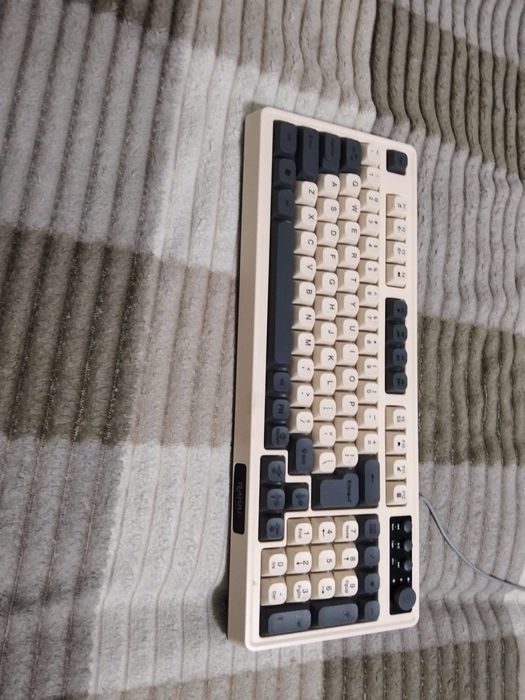 Продаётся клавиатура