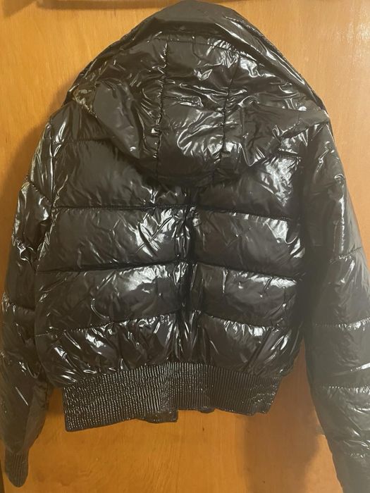 Черно яке лъскаво