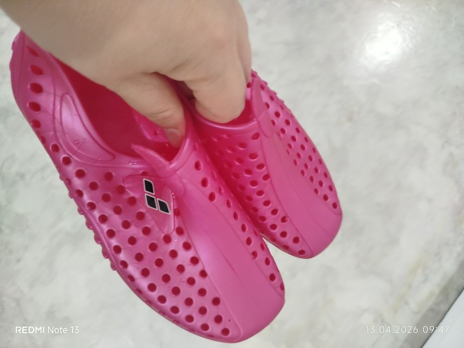 Продам аквашузы 34 размера