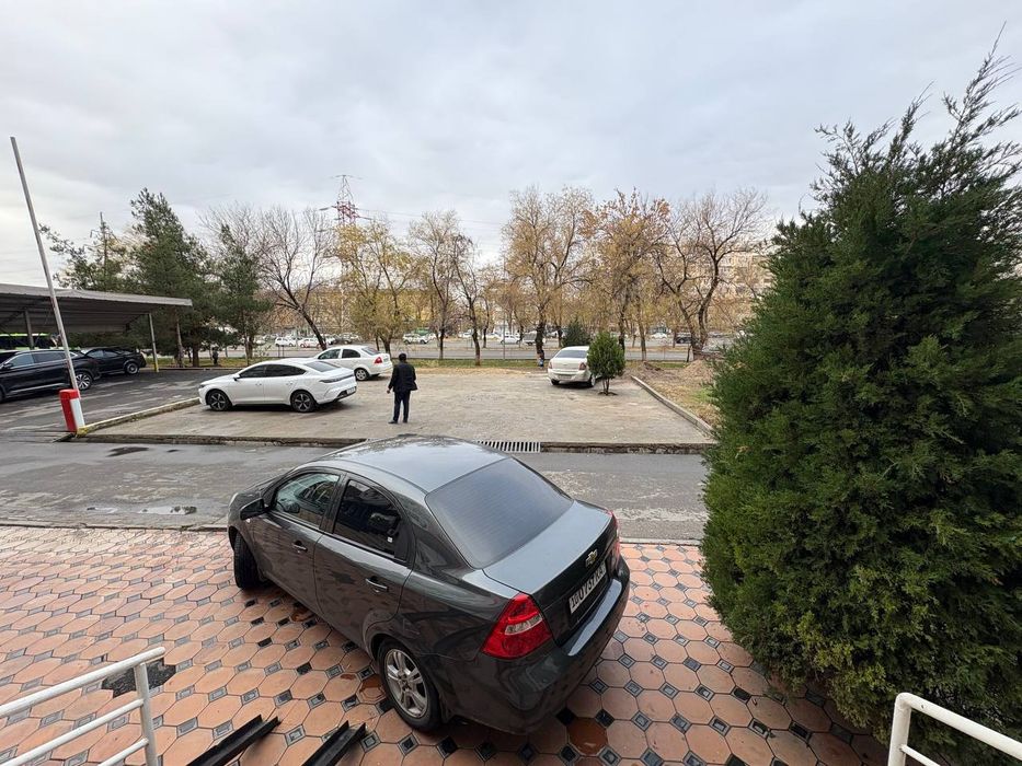 Продаётся недвижимость аптека юнусабад 2 квартал