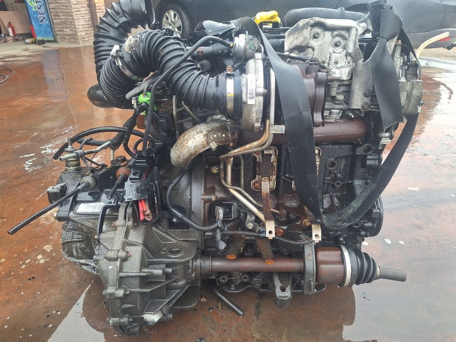 vând cutii de viteze renault trafic 2.0 dci 6 trepte sau opel vivaro