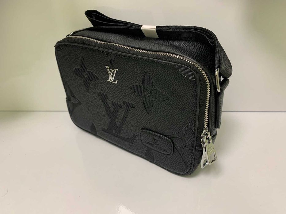 Нова мъжка кожена чанта Louis Vuitton