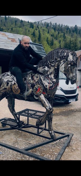 Cal sculptura metal
