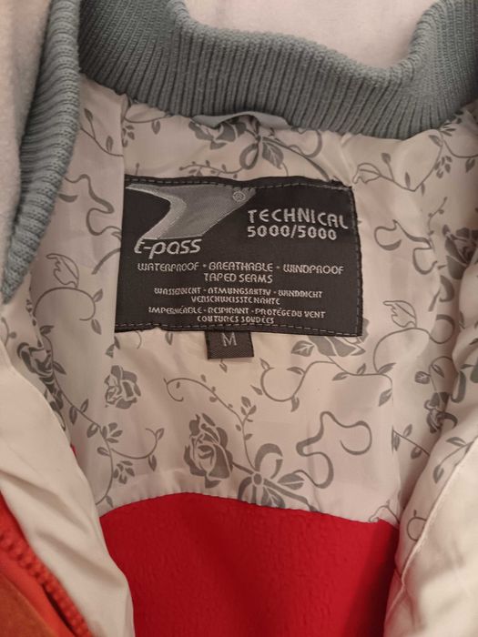 Costum de ski, impermeabil si anti vant