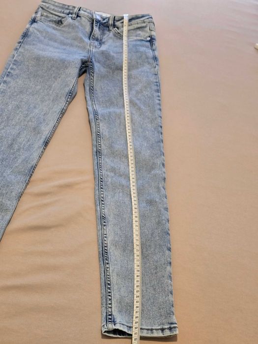 Jeans denim MNG, modelul Sculpt