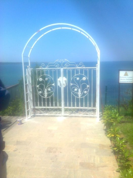 Огради,портали,парапети,метални конструкцй