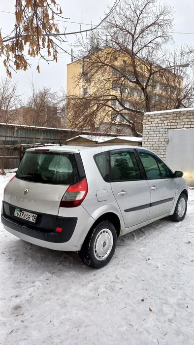 Продам автомобиль Ренно Сценик