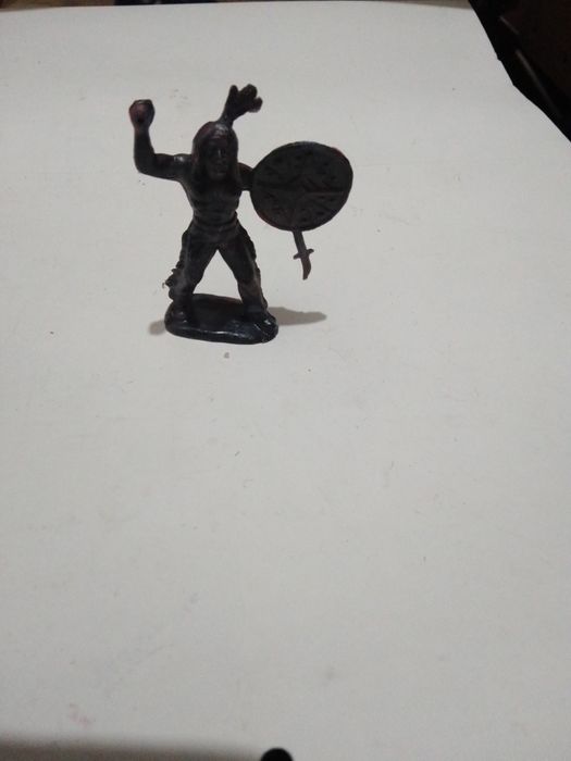 Индианец пластмасов