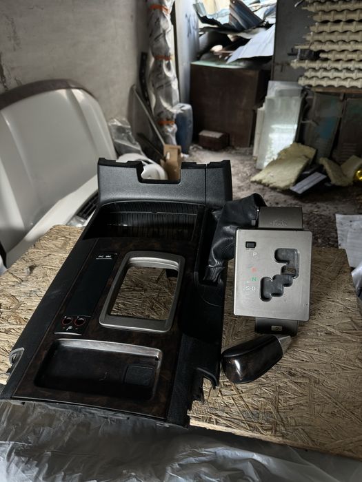 Запчасти салона Land Cruiser 200