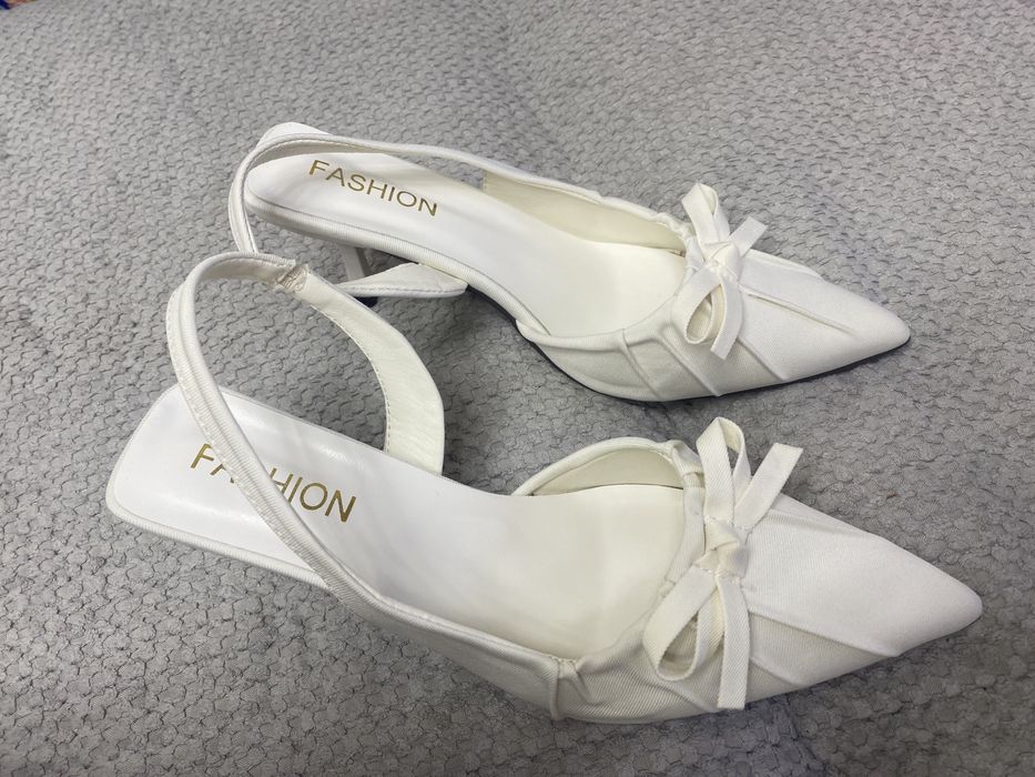 Туфли новые белые