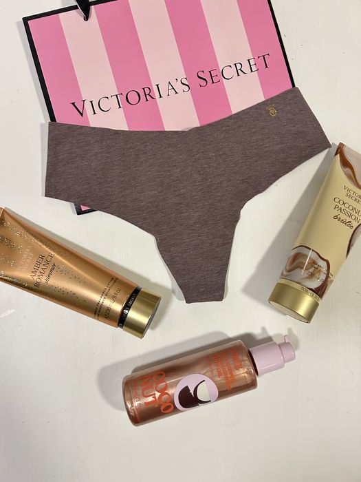 Victoria`s Secret нови оригинални дамски бикини тип прашки M размер