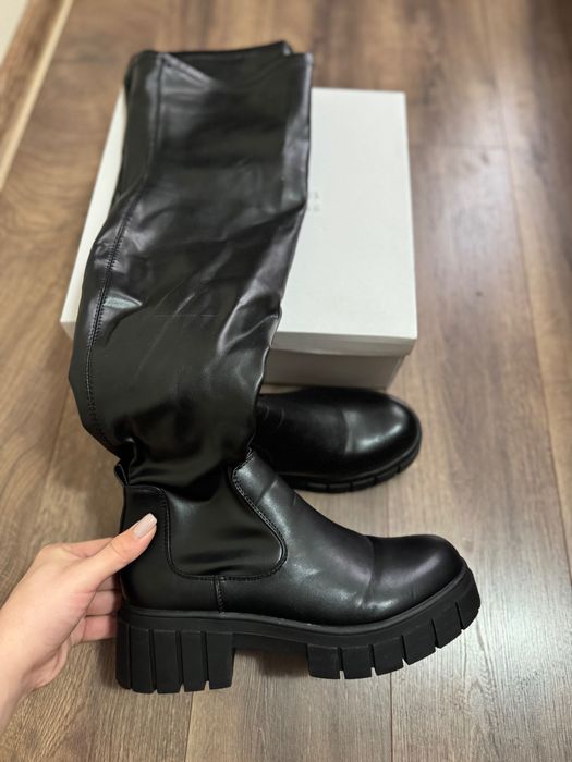 Дамски дълги ботуши със свалящ се акцент