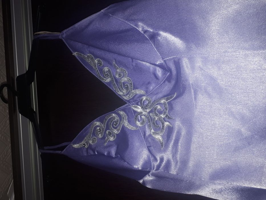 Продам платье размер 44-46