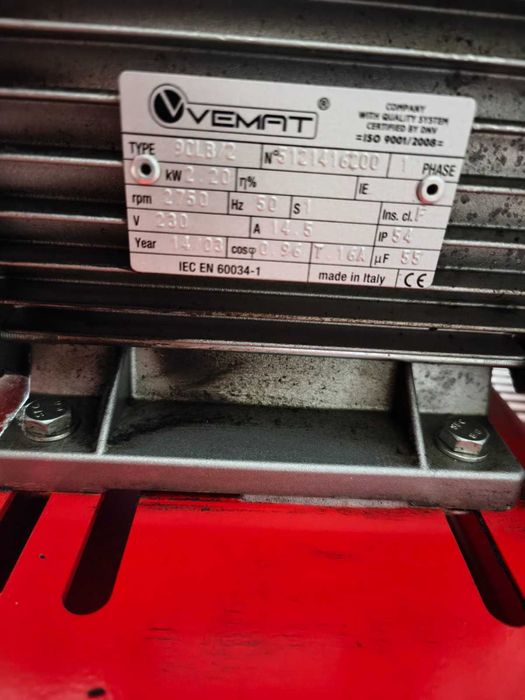 въздушен компресор 300L – 3HP / 2.2kW