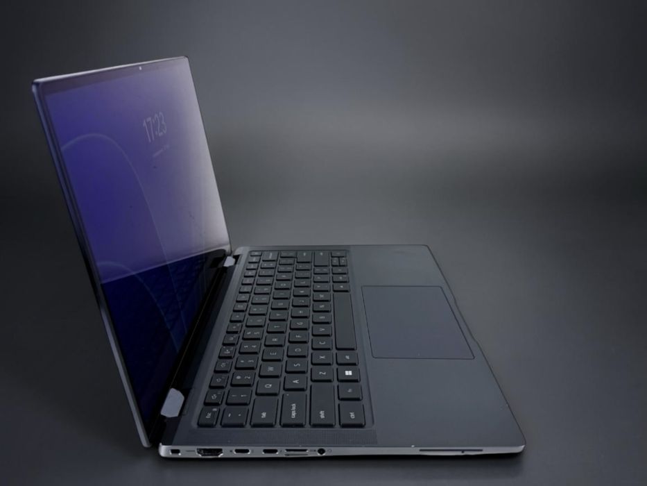 Лаптоп Dell Latitude 9430 2-in-1 WQGHA Touch i7-1245u 32GB 256GB Отличен!