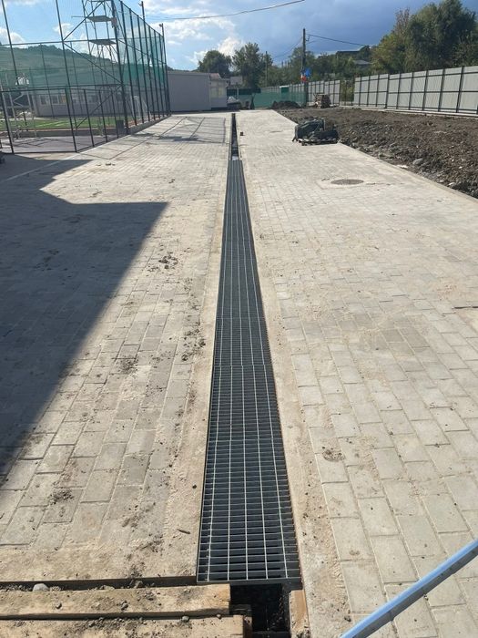 Trepte și gratare zincate